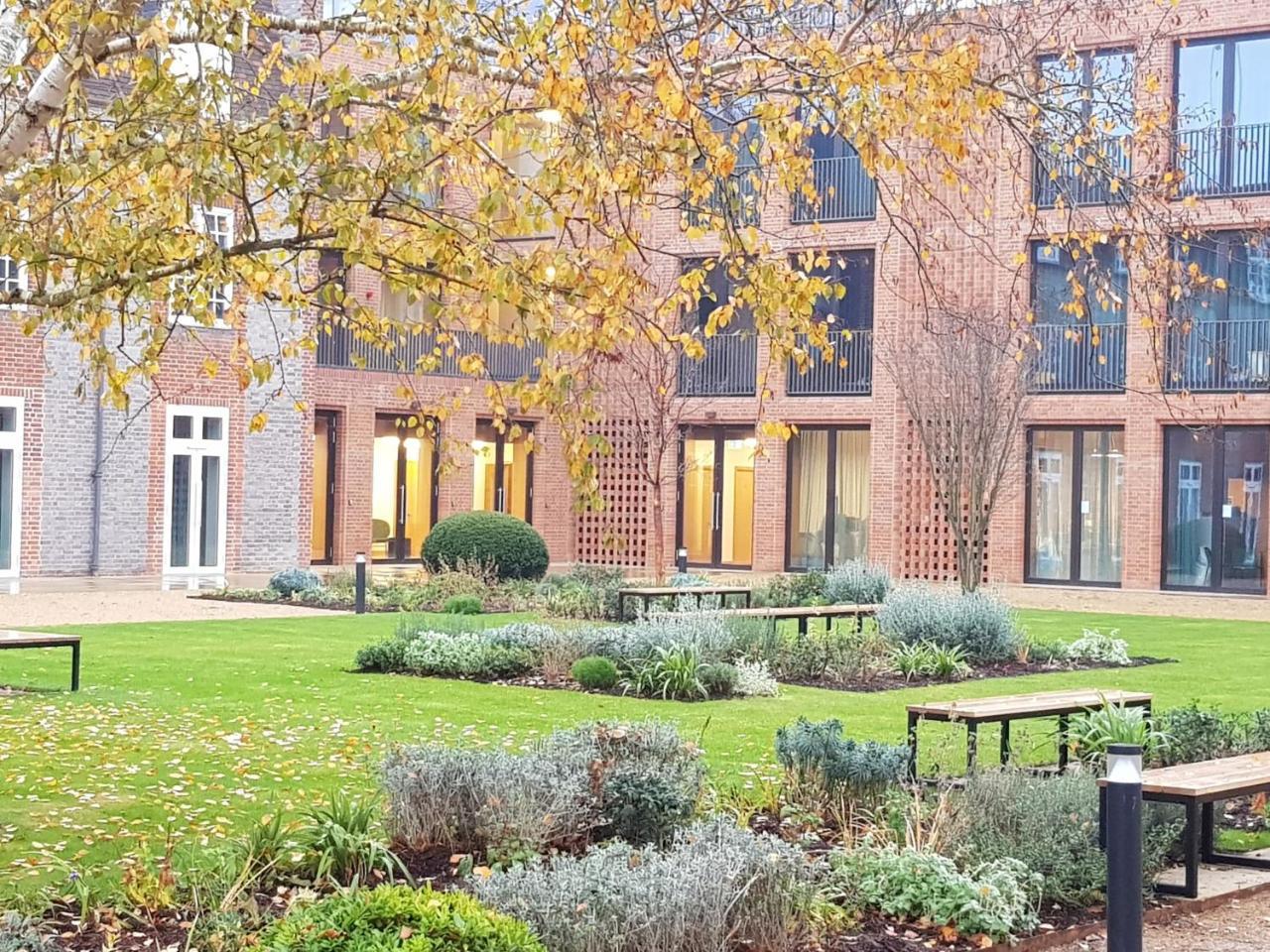 Newnham College - University Of Cambridge Exterior photo